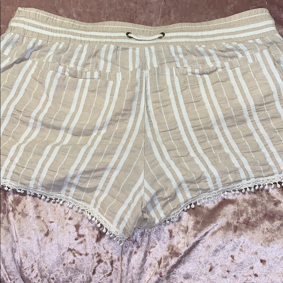 Cute summery shorts - Picture 3 of 4